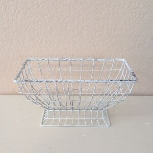 White Metal/Wire  Basket